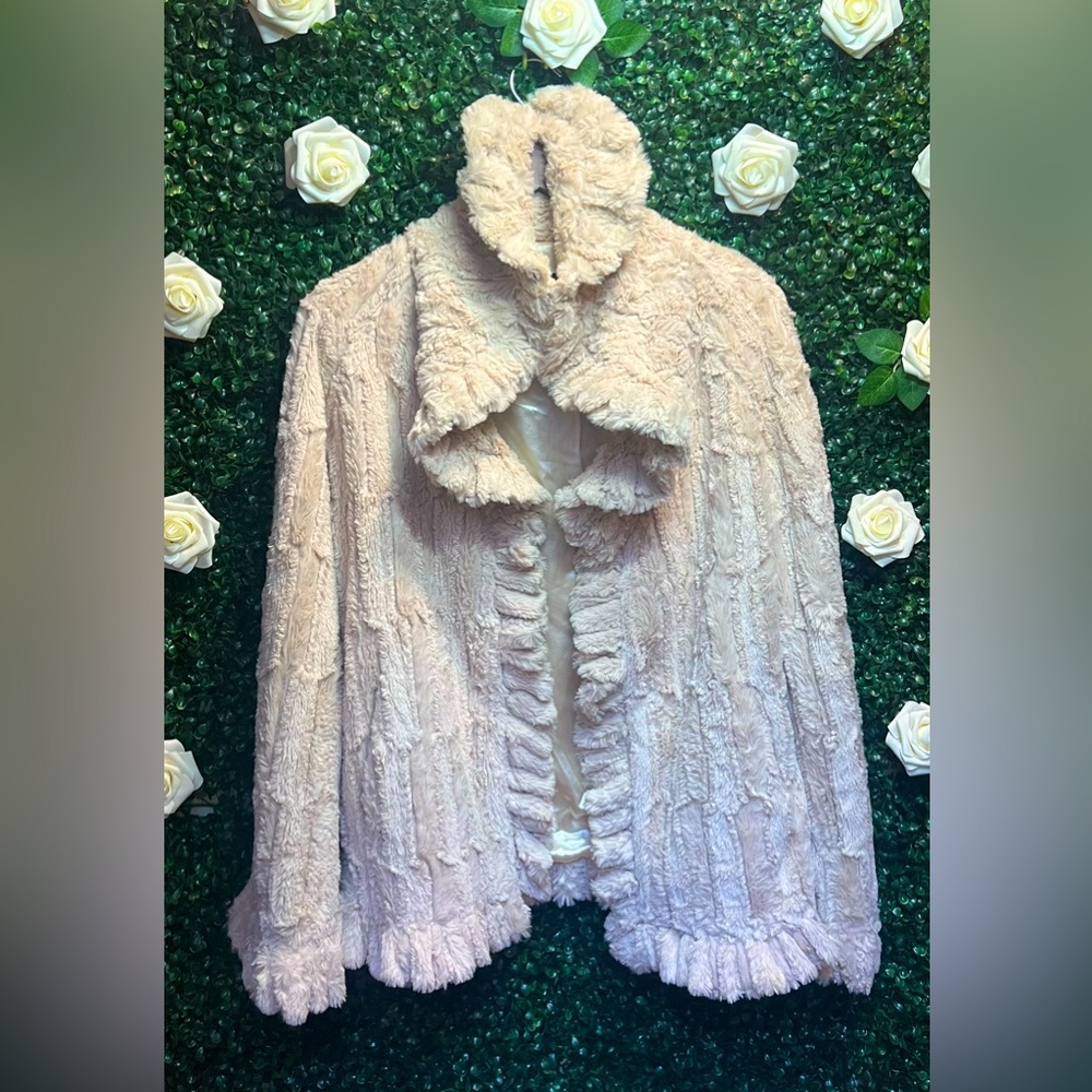 Women’s DAMSELLE Fur Jacket Size Small